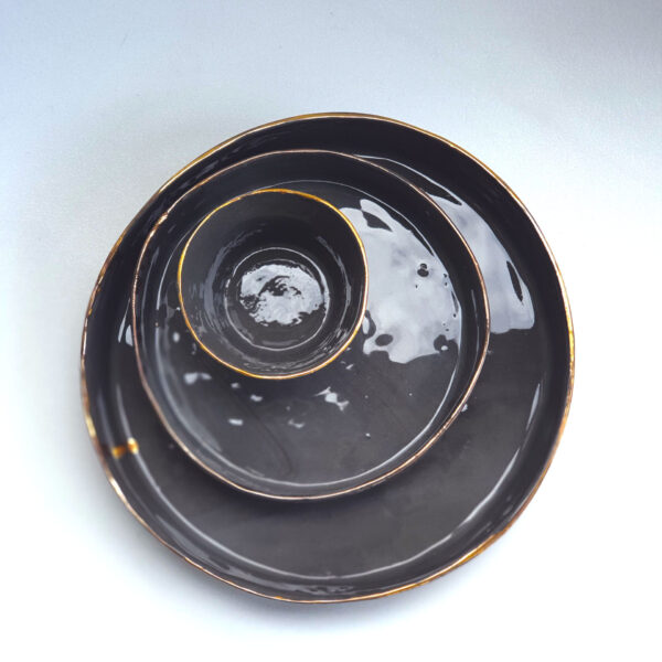 Nesting plates - black