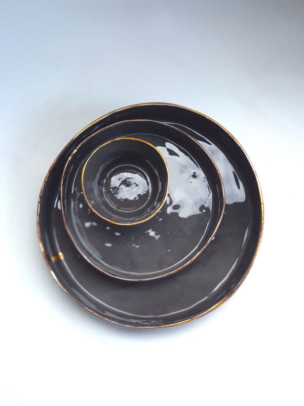 Nesting plates - black