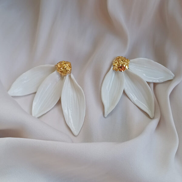 Porcelain Daisy drop Earrings